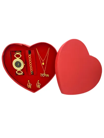 Kalp Kutulu Gold Renk Kadın Saat & “LOVE” Yazılı Takı Seti